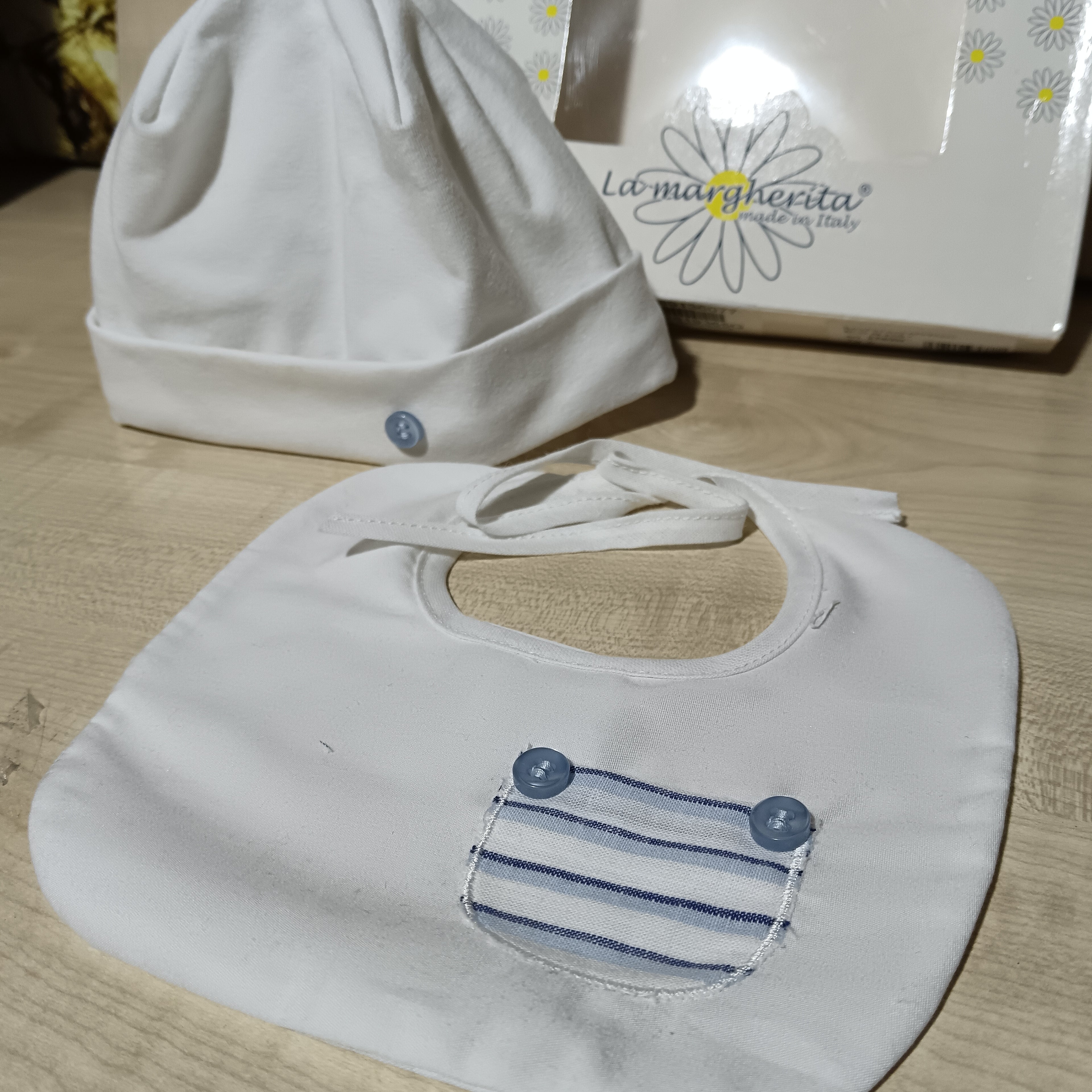 Cappellino e bavetta la margherita art.250BC